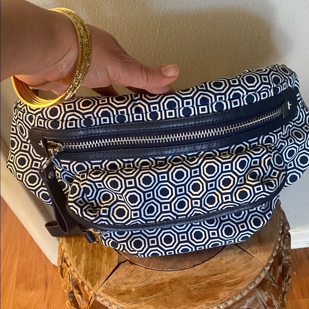 💙🤍Stylish Blue Tory Burch Nylon Fanny Pack💙🤍